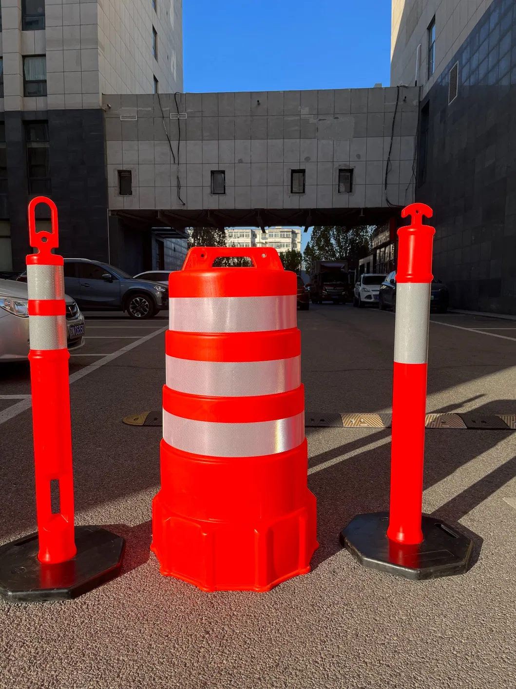 ROADSAFE गर्म बिक्री पीई यातायात ड्रम दुर्घटना बैरल सड़क सुरक्षा परावर्तक चेतावनी बैरल 0