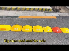 रोड स्टड बड़ी बिल्ली की आंख